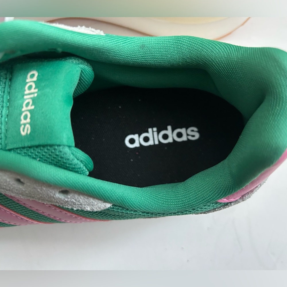Adidas low tops women’s shoes sneakers rare Adidas green with pink cream size 9 - Picture 7 of 7